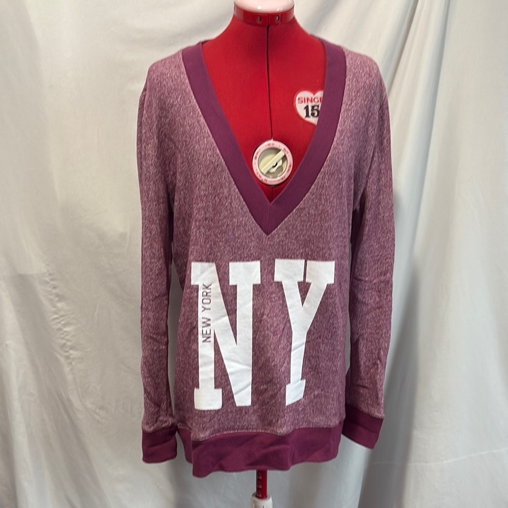 V-Neck Sweater with NY Design - Maroon SM385